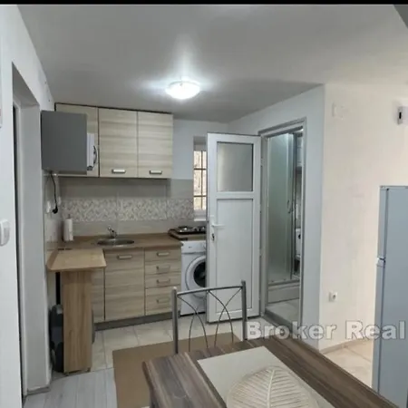 Victoria Apartment