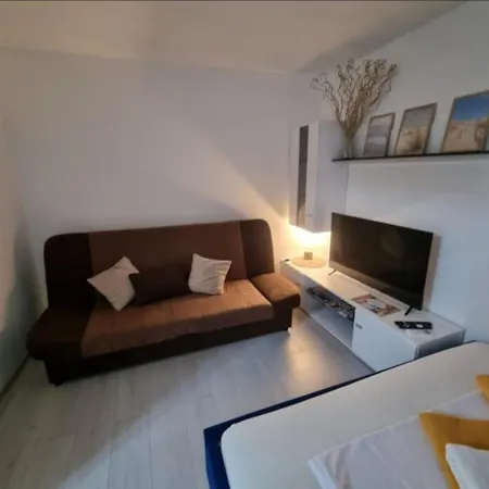 Victoria Apartment *