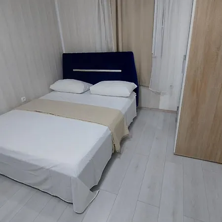 Victoria Apartment *