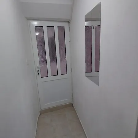 Victoria Apartment